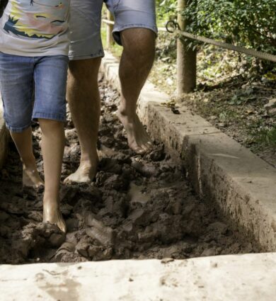 réveille tes pieds, la boue