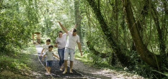 réveille tes pieds, photo en famille, les Jardins de Brocéliande